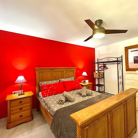 Sunny In A Cosy With Shared Swimming Pool Calpe