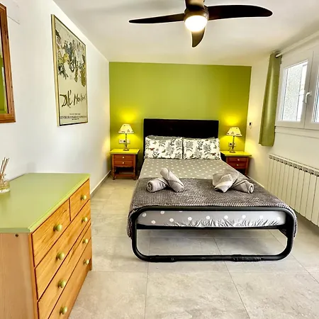 Sunny In A Cosy With Shared Swimming Pool Apartament